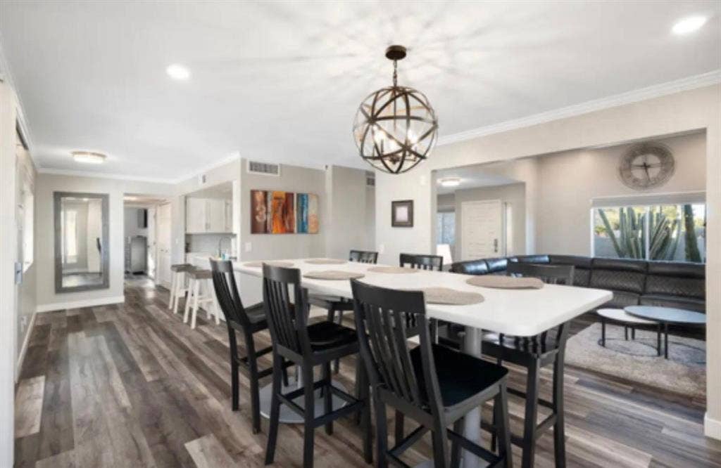 Master Bedroom in Desirable Area