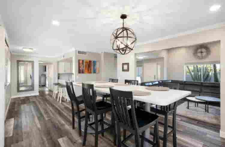 Master Bedroom in Desirable Area