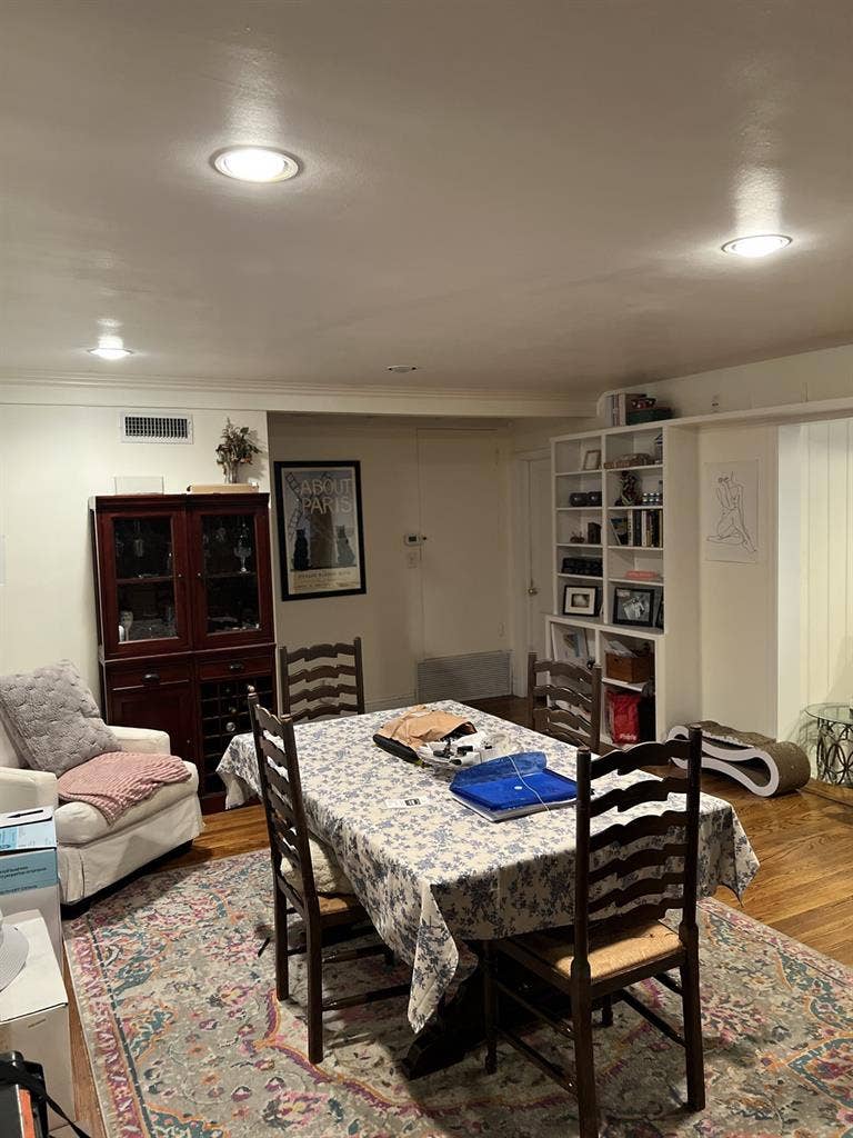 Sherman Oaks Roommate Needed!