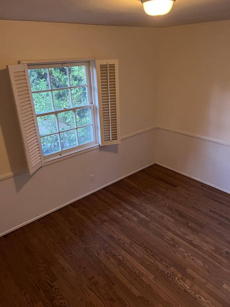 Sherman Oaks Roommate Needed!