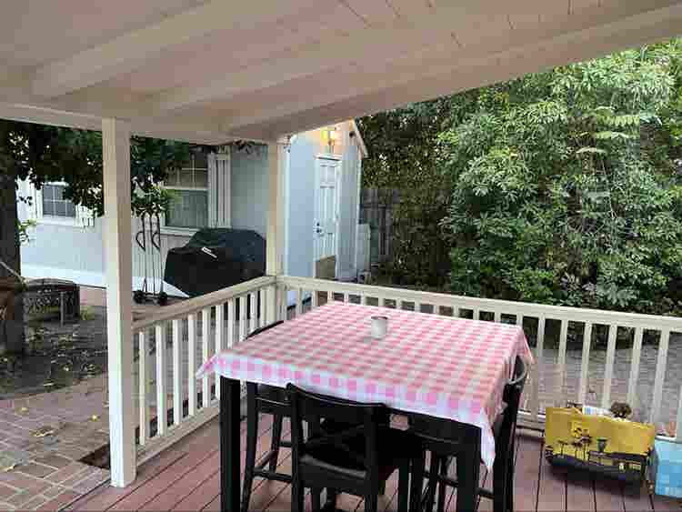 Roommate for Sherman Oaks Housee