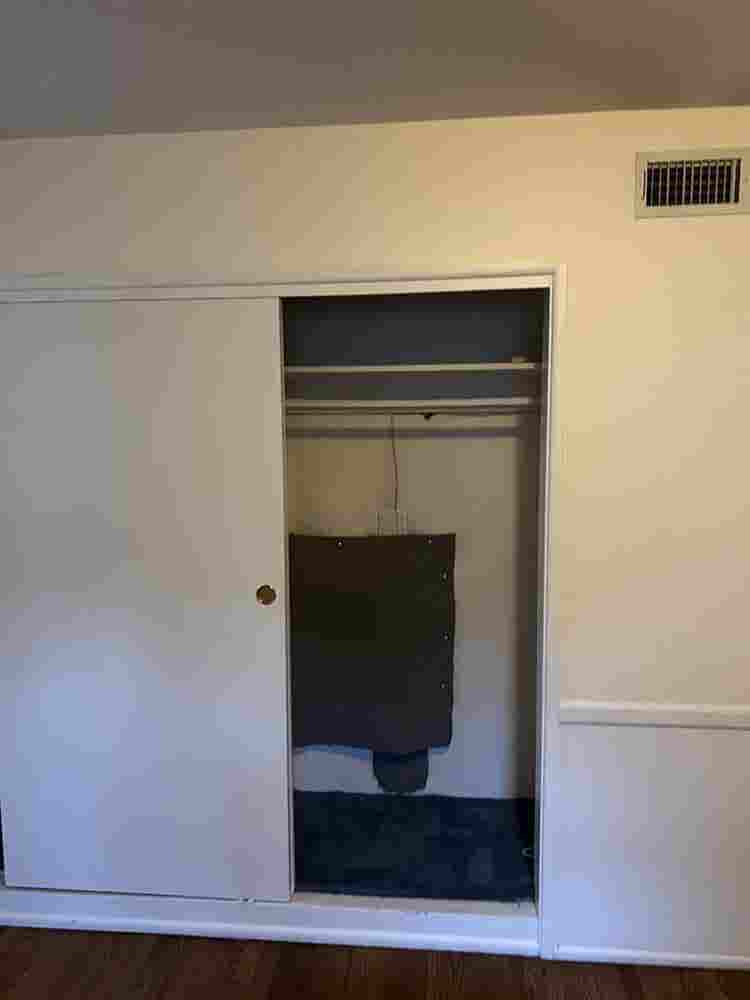Roommate for Sherman Oaks Housee