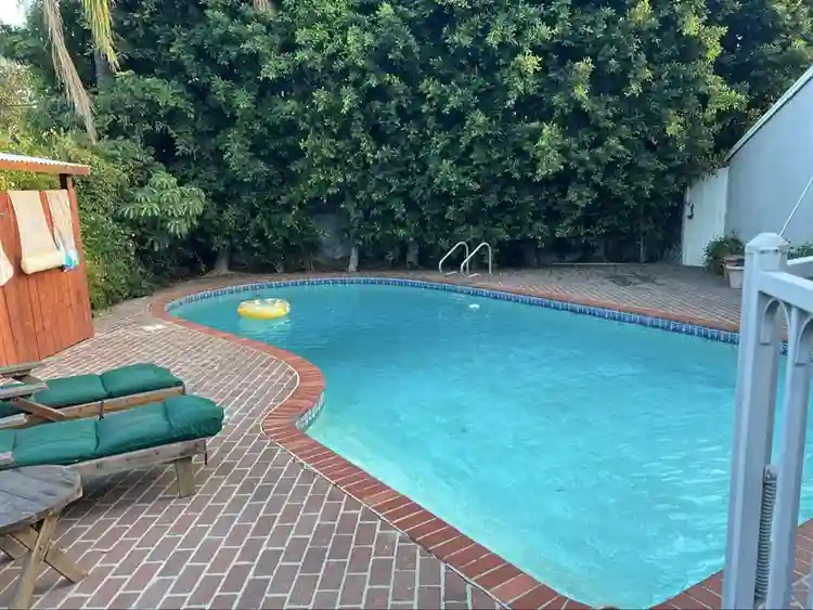 Roommate for Sherman Oaks Housee