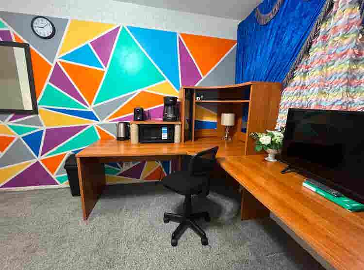 Room w/Walk-in Closet in TownCenter