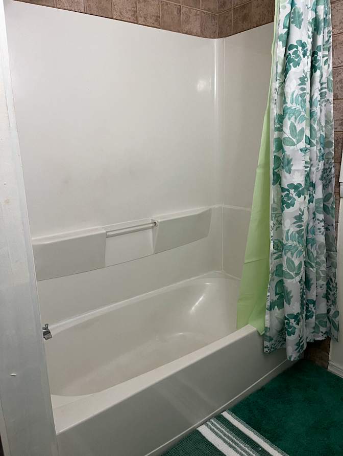 Room w/Walk-in Closet in TownCenter