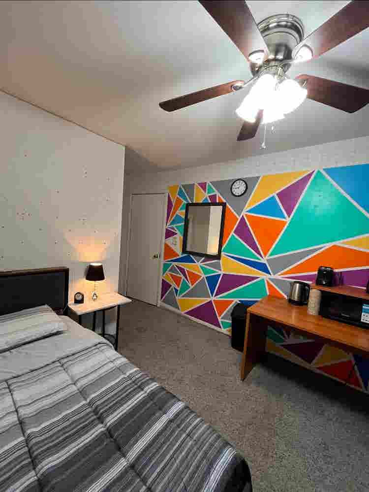 Room w/Walk-in Closet in TownCenter