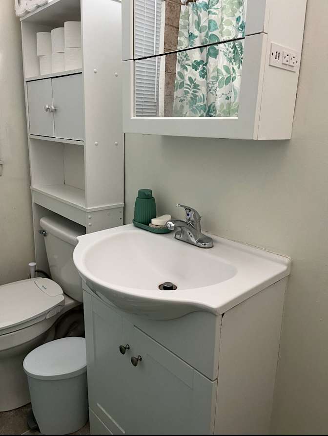 Room w/Walk-in Closet in TownCenter