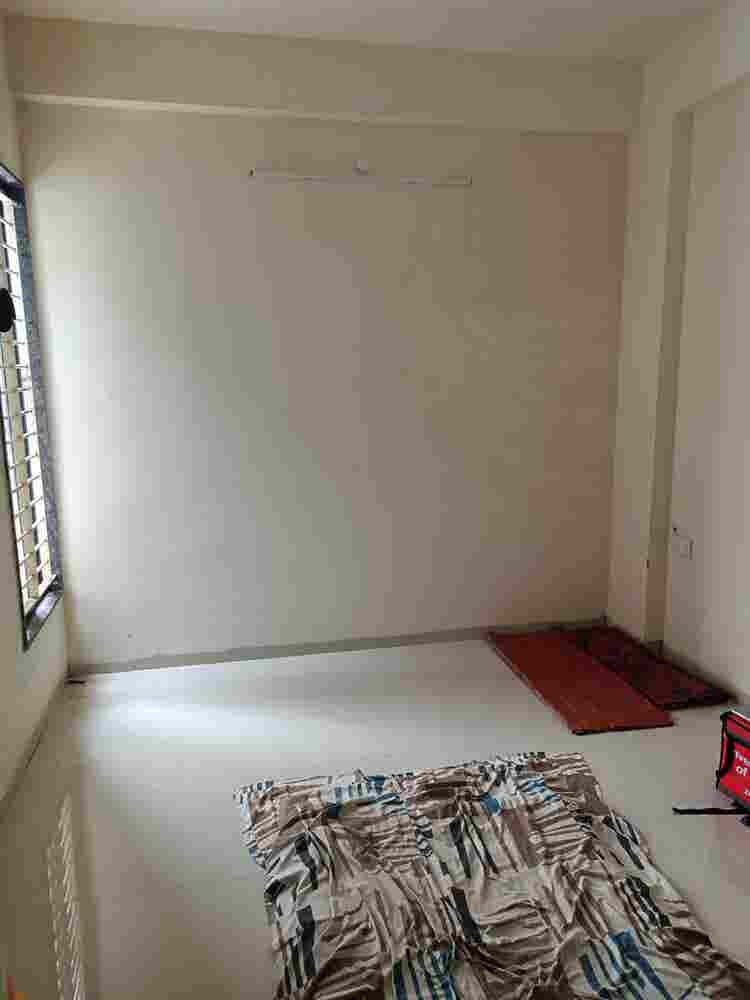 Looking for a Friendly Roommate