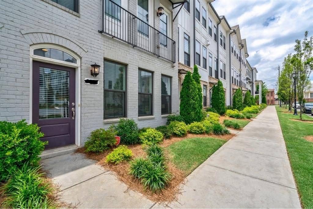 Mostly Furnished Townhouse Buckhead