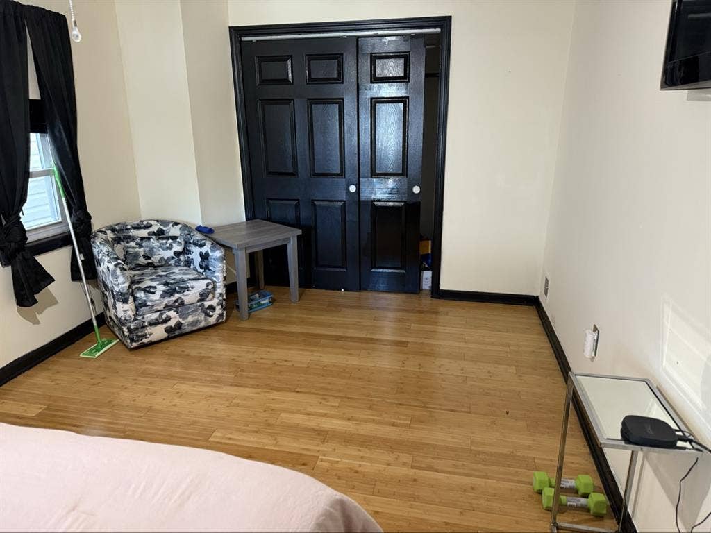 Quiet and peaceful  room for rent