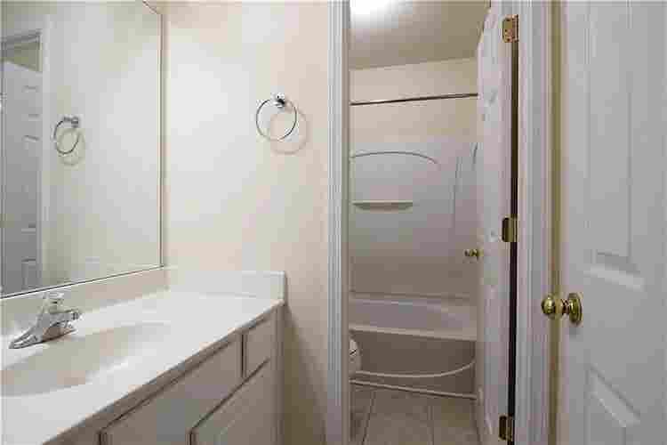$br - ROOM FOR RENT