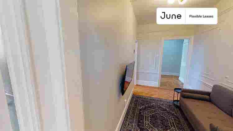 2 BR in New York City