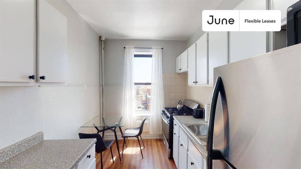 2 BR in New York City