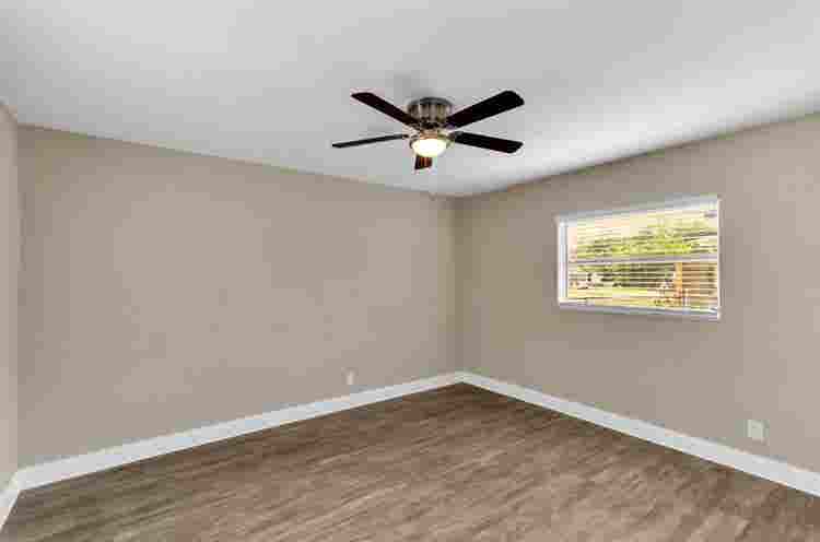 Cozy room for rent