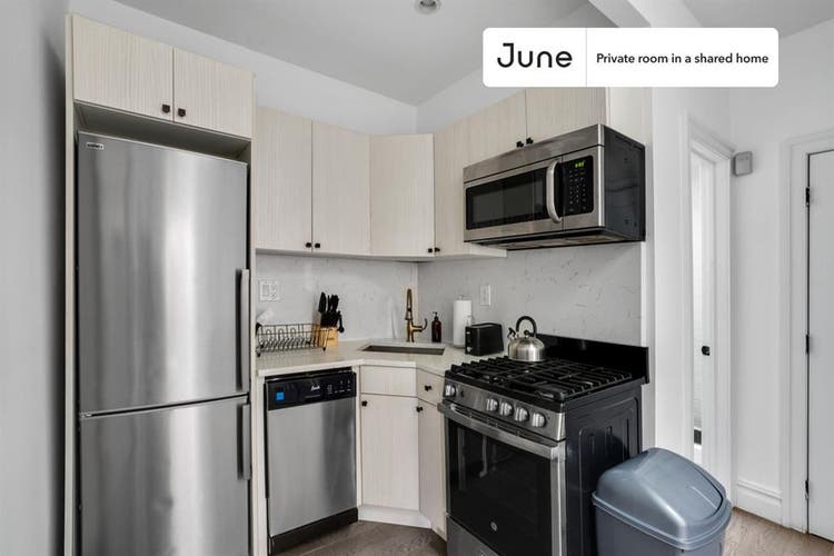2 BR in New York City