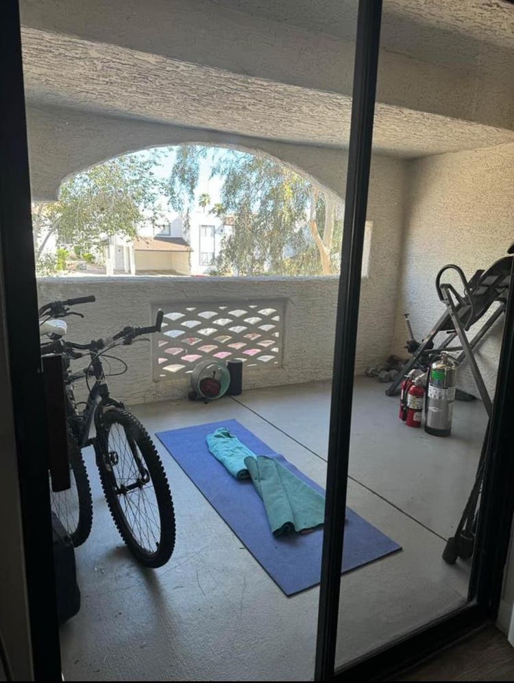 Room for rent in quiet space