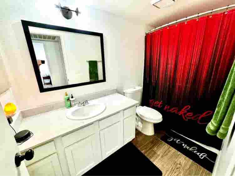 Room for rent in quiet space