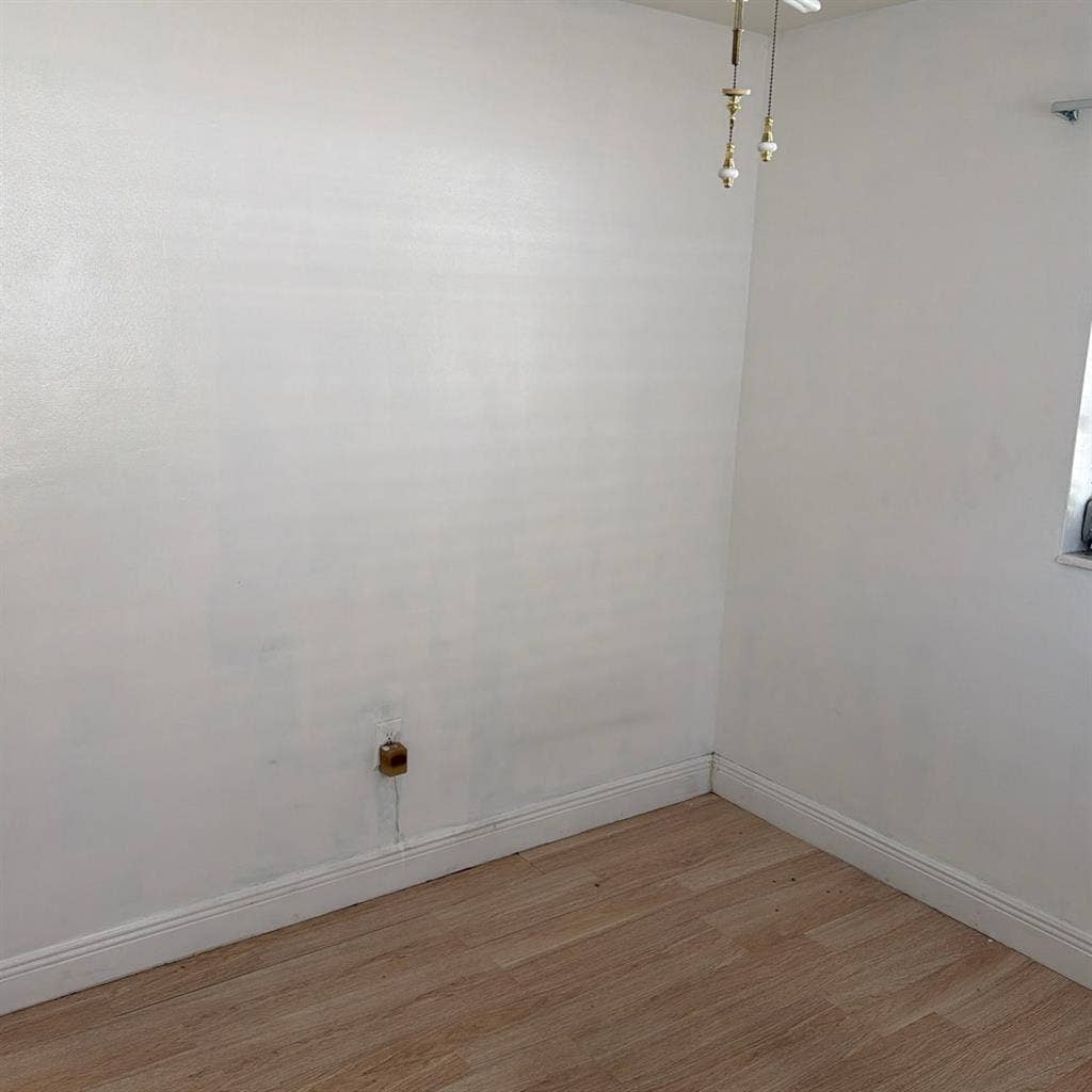 Room for rent in friendly place.