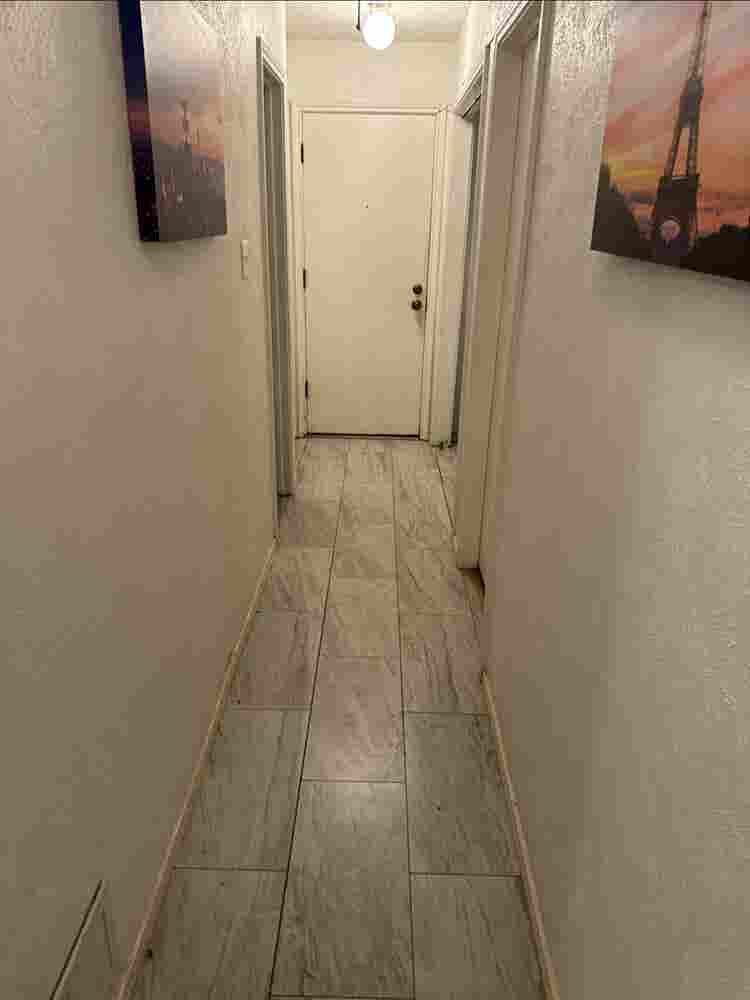 Room for rent w/closet