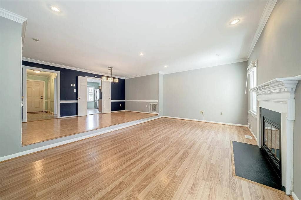 Spacious TH at Excellent Location