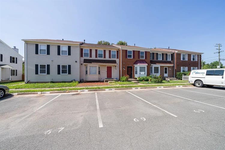 Spacious TH at Excellent Location