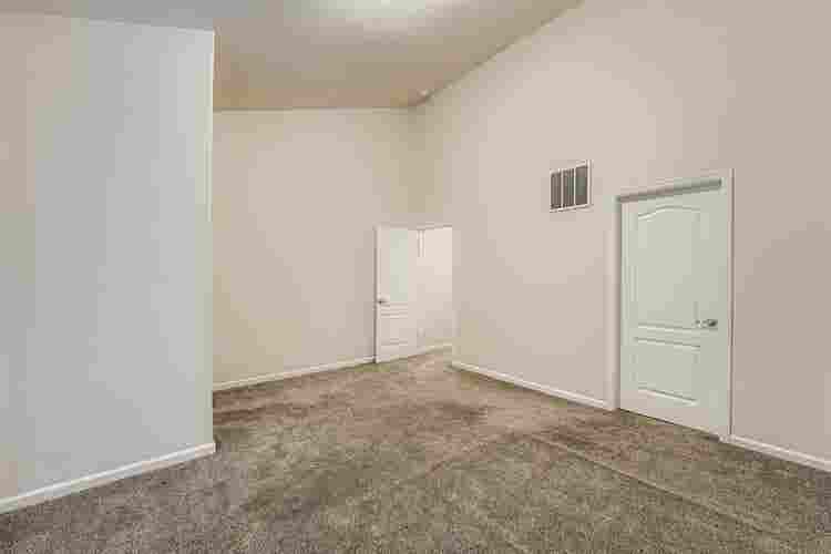 Spacious Aurora Townhome for Rent