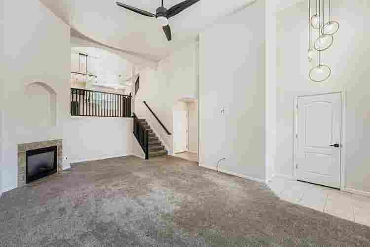 Spacious Aurora Townhome for Rent