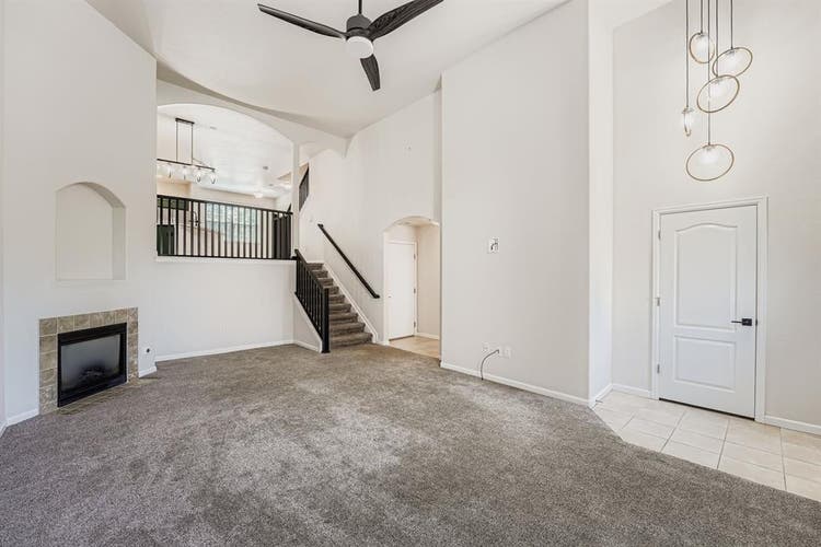 Spacious Aurora Townhome for Rent