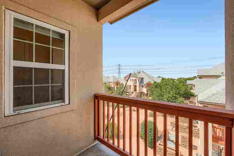 Spacious Aurora Townhome for Rent
