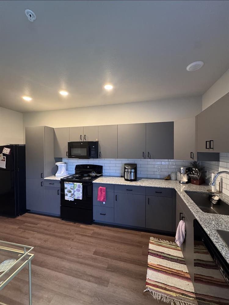 New Studio Apartment for Lease!