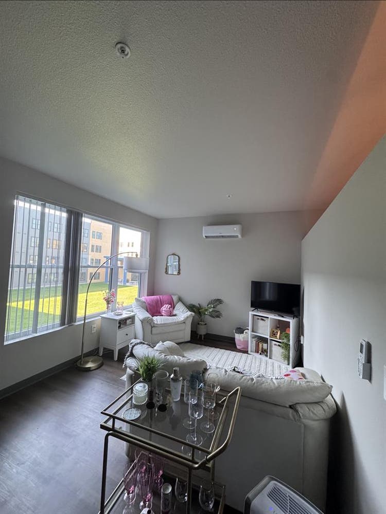 New Studio Apartment for Lease!
