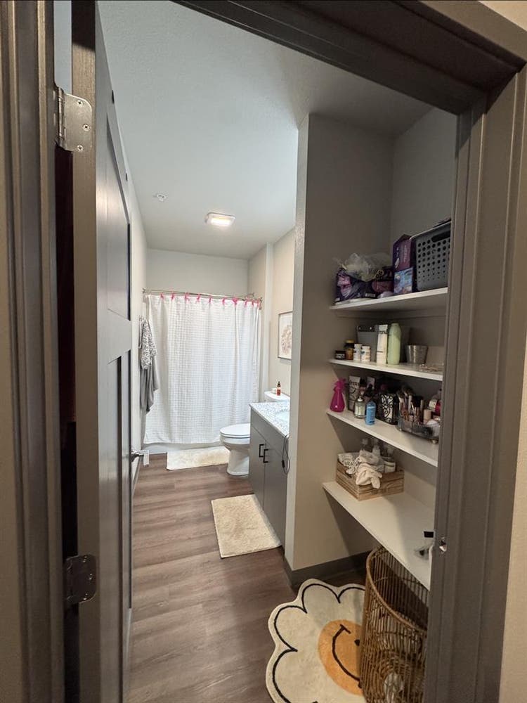 New Studio Apartment for Lease!