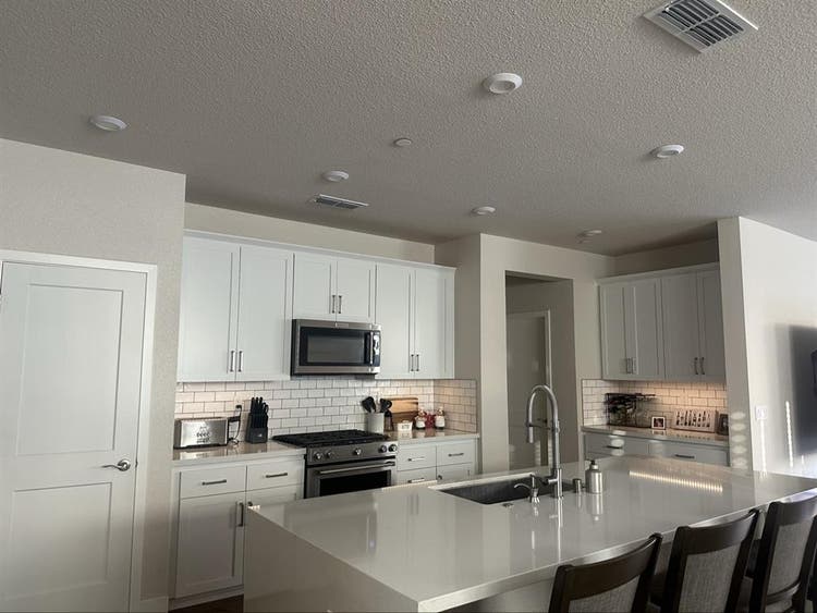 Private Upstairs Suite, Modern Home