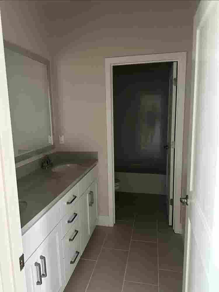Private Upstairs Suite, Modern Home