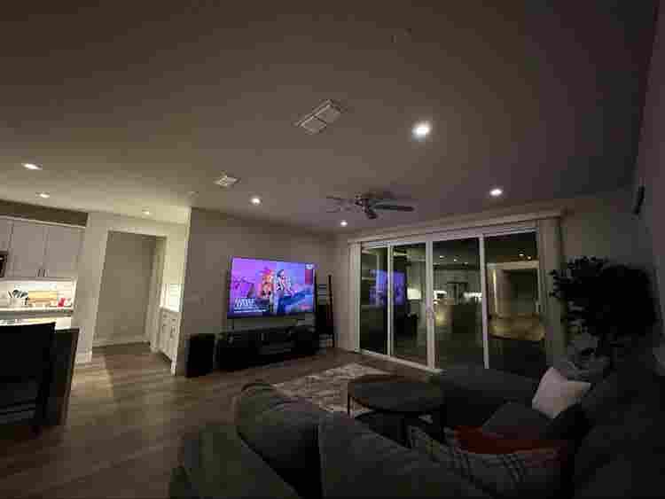 Private Upstairs Suite, Modern Home