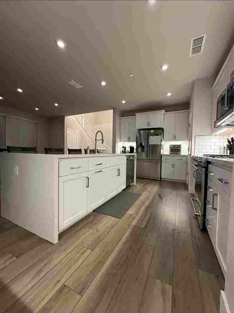 Private Upstairs Suite, Modern Home