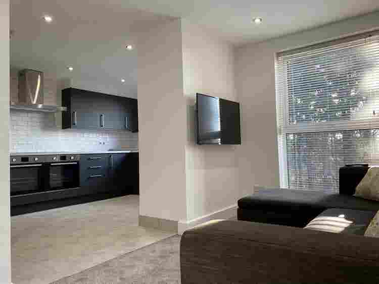 Furnished Ensuite Double Bedrooms