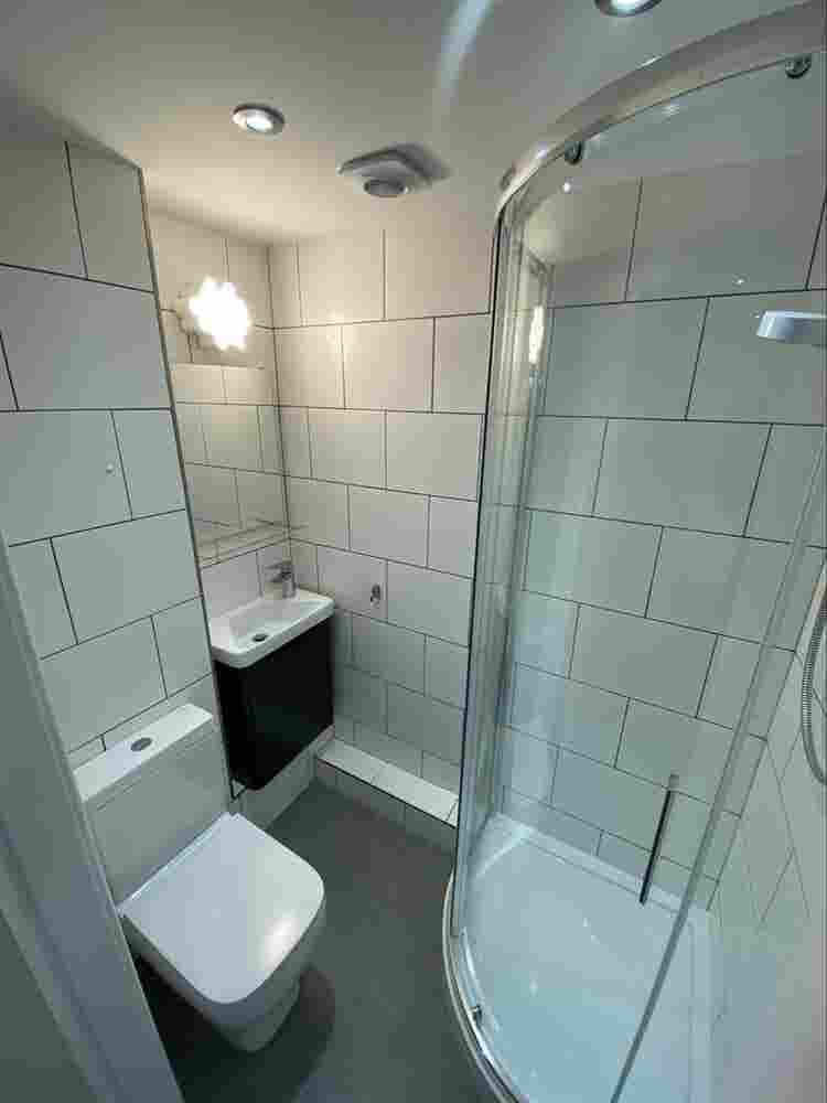 Furnished Ensuite Double Bedrooms