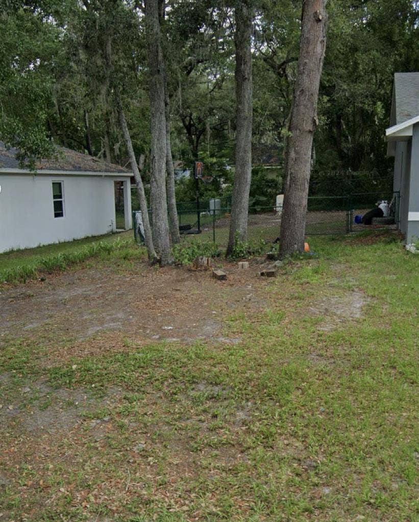 Room for rent in a quiet street