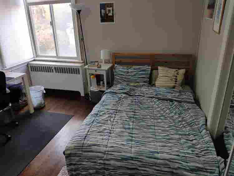 Private Room  – Move in Nov