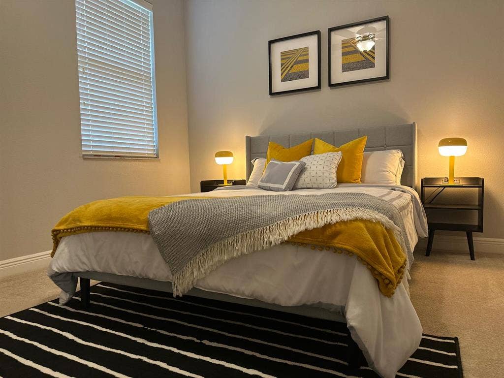 Rooms for Rent in Gated Community