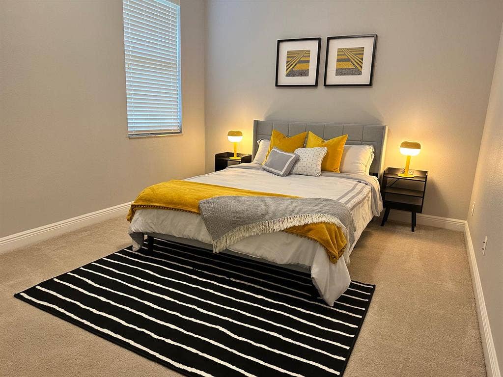 Rooms for Rent in Gated Community