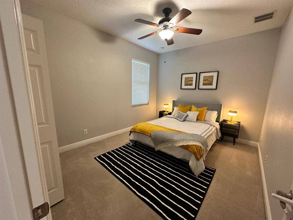 Rooms for Rent in Gated Community