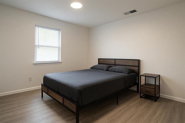 Private Room in North Austin