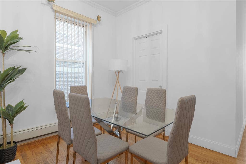 Private Room in North Austin