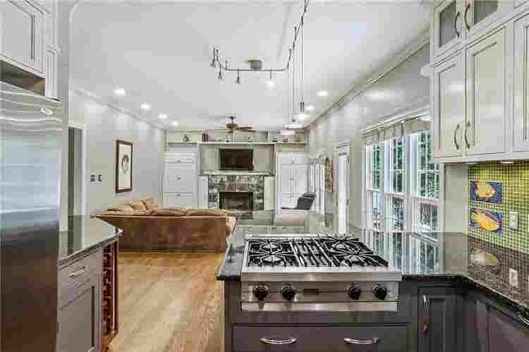 5 BR in Marietta