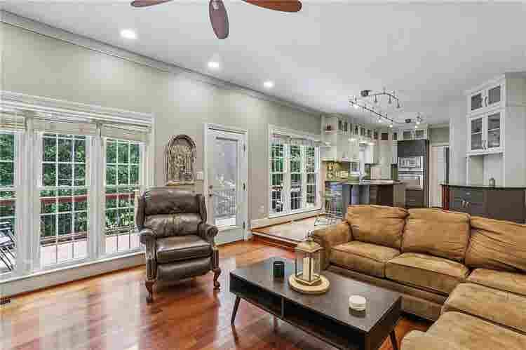 5 BR in Marietta
