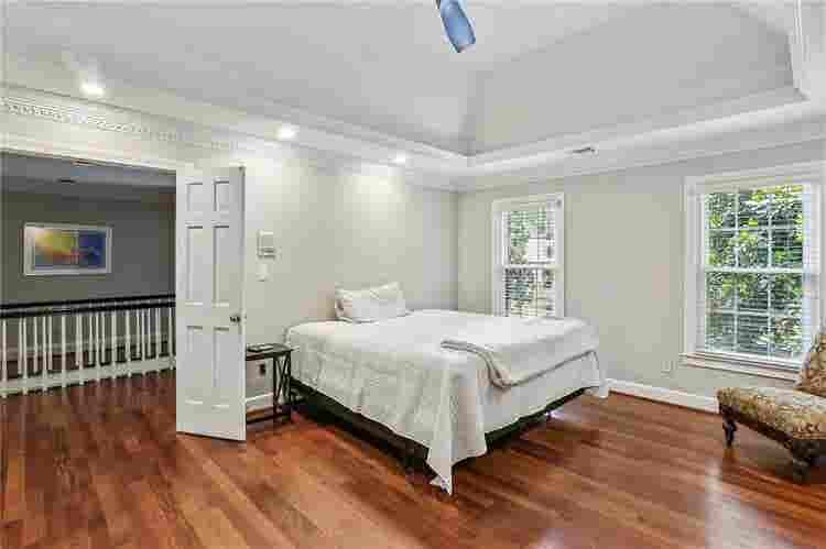 5 BR in Marietta