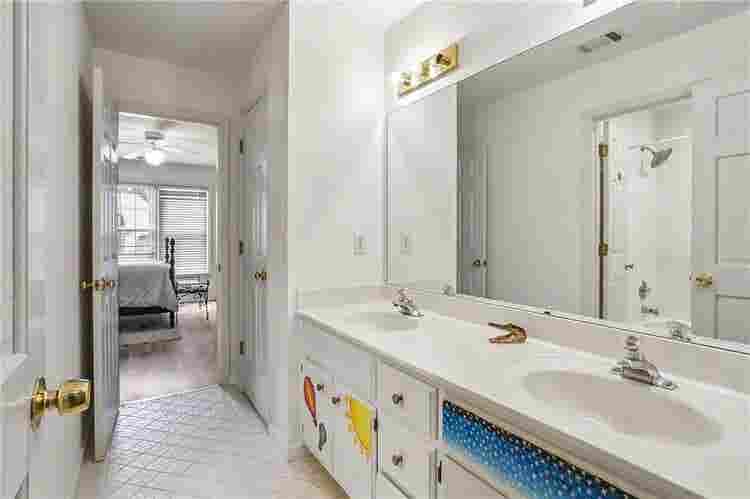 5 BR in Marietta