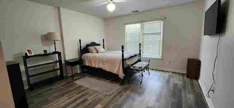 5 BR in Marietta